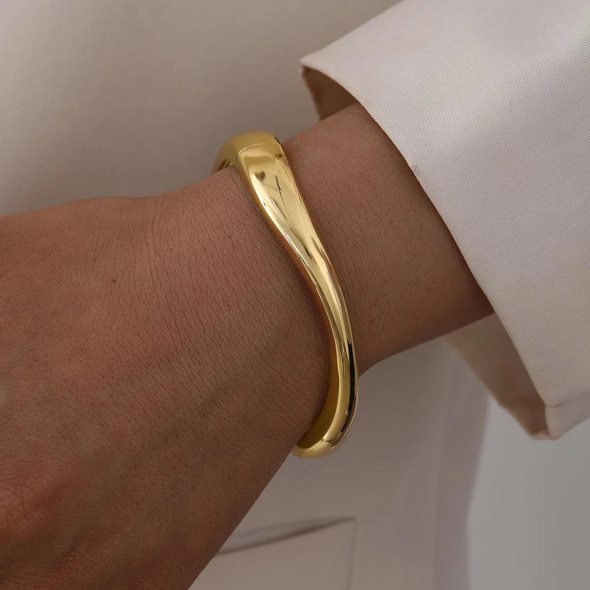 Gold Color Minimalist Chunky Bracelets For Women Fashion Elegant WaterProof Design Open Cuff Bangles Set Retro Jewelry Gifts