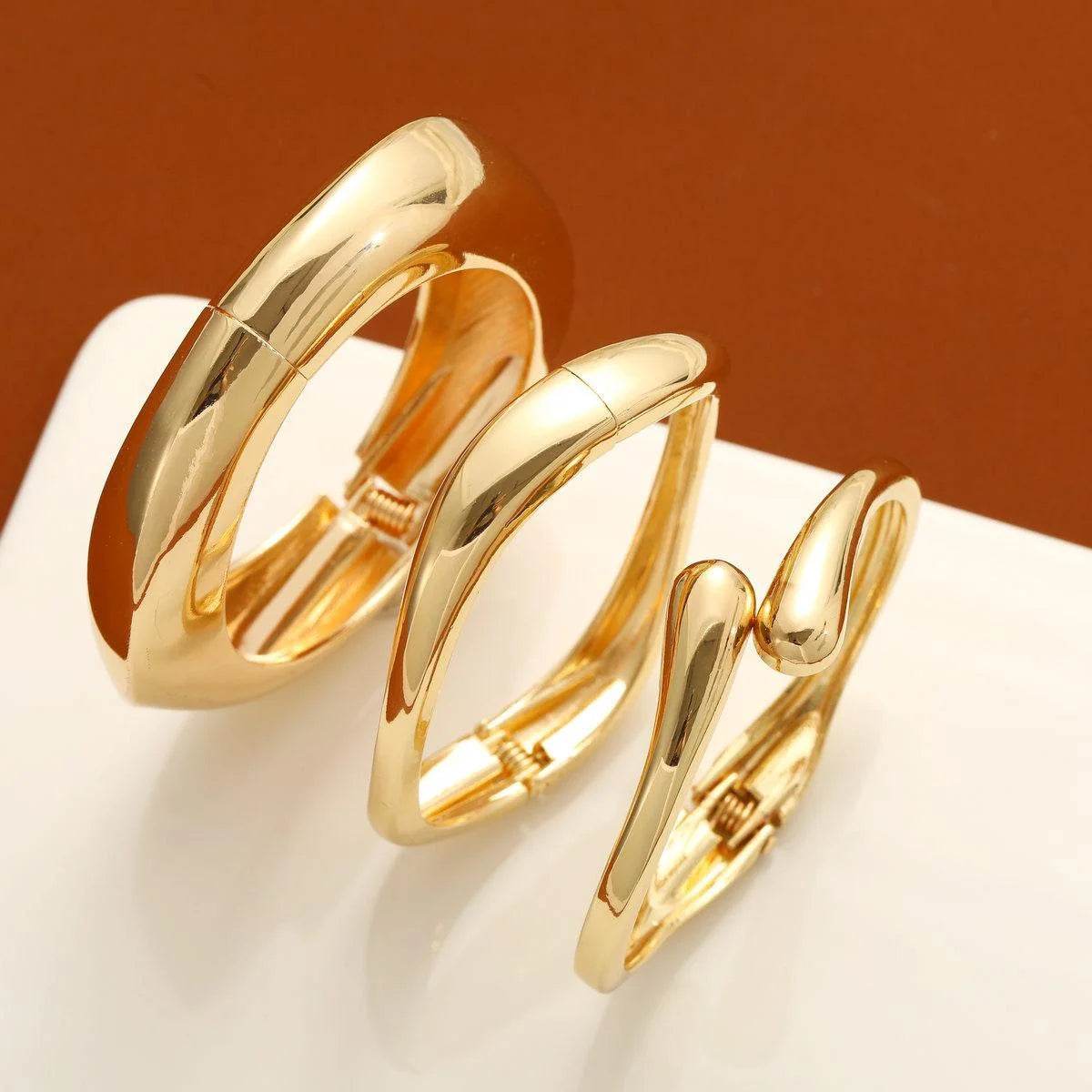 Gold Color Minimalist Chunky Bracelets For Women Fashion Elegant WaterProof Design Open Cuff Bangles Set Retro Jewelry Gifts