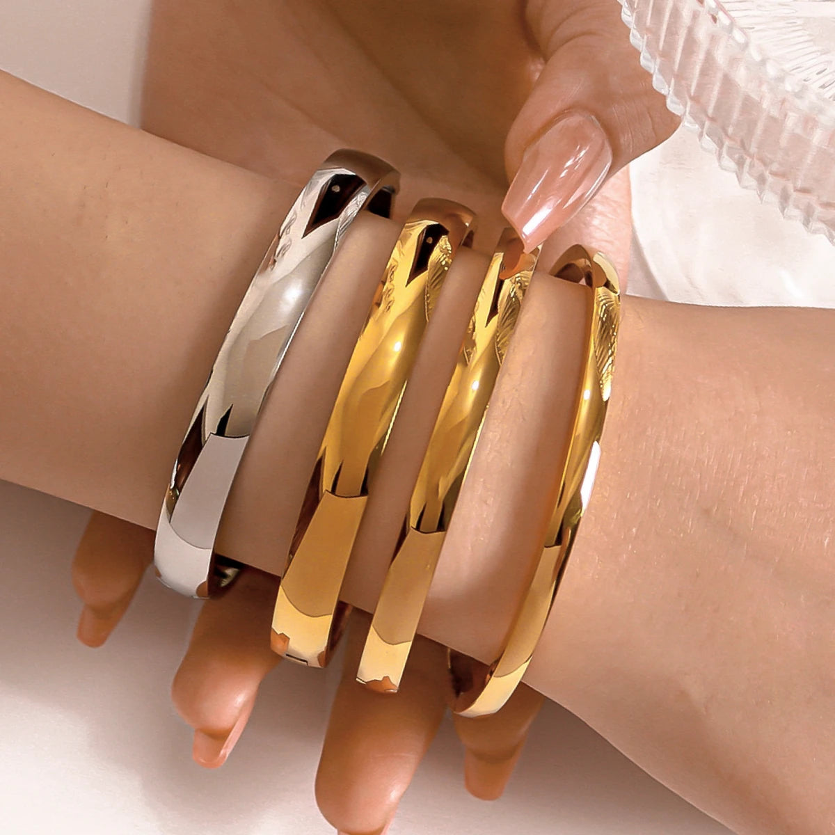 Minimalist Stainless Steel Pure Gold Plated Plain Pattern Bracelet for Women Simple Stackable Bracelets unisex