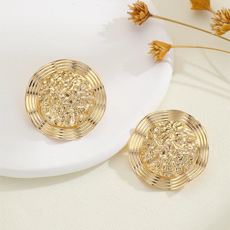 Minimalist Sophisticated Feel Earrings for Women Light Luxury Trend Golden Retro Versatile Alloy Electroplating Fashion Jewelry