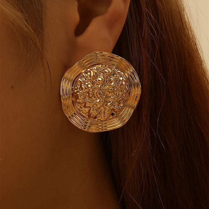 Minimalist Sophisticated Feel Earrings for Women Light Luxury Trend Golden Retro Versatile Alloy Electroplating Fashion Jewelry