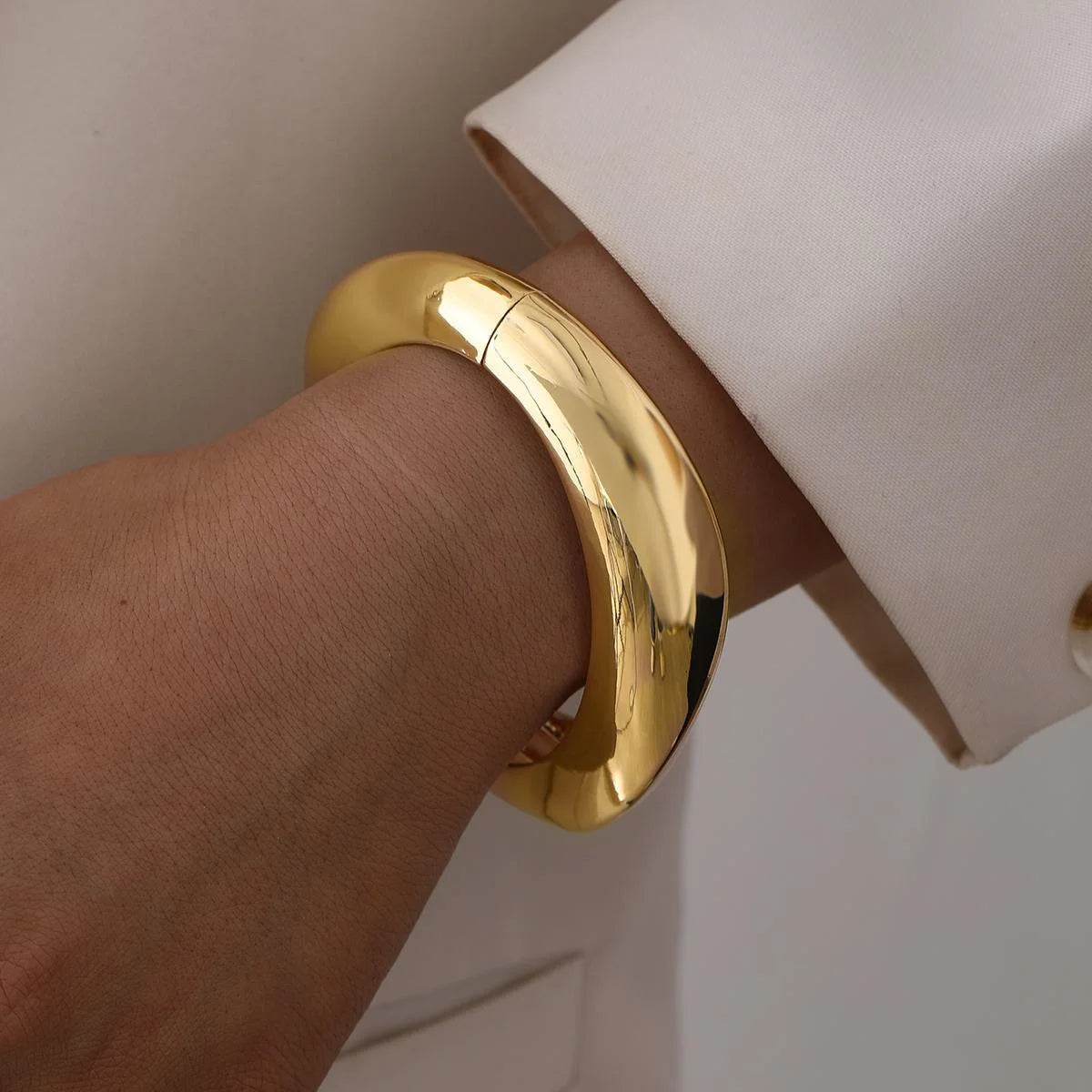 Gold Color Minimalist Chunky Bracelets For Women Fashion Elegant WaterProof Design Open Cuff Bangles Set Retro Jewelry Gifts