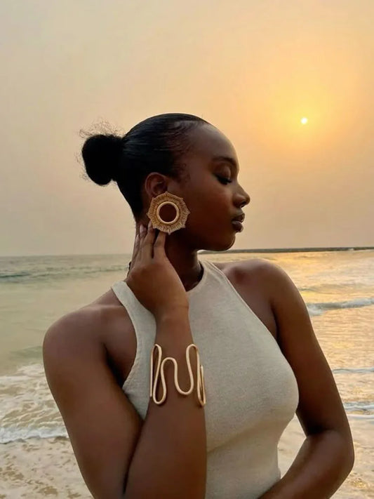 Minimalist Fashion Gold Plated Wave Bracelets Vintage Geometric Spring Bangles Arm Bracelet for Women Men Hand Jewelry Wholesale