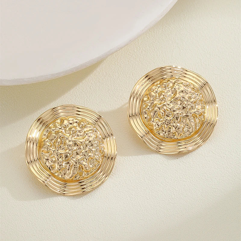 Minimalist Sophisticated Feel Earrings for Women Light Luxury Trend Golden Retro Versatile Alloy Electroplating Fashion Jewelry