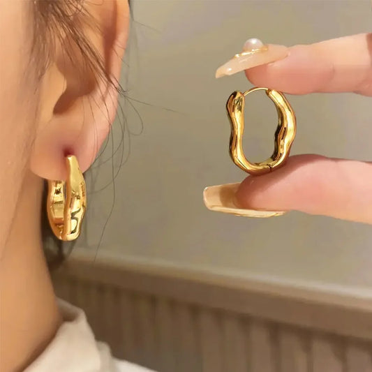 Minimalist Wavy Earrings! Gold or Silver Stereo Line Design, Fashionable and Versatile, Suitable for Daily Wear